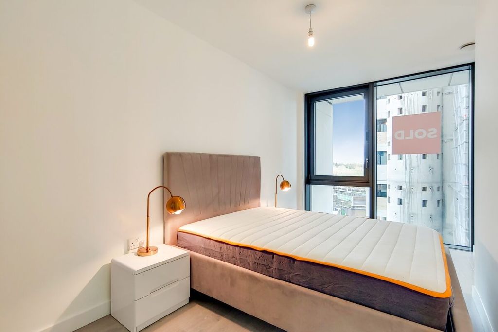 Property photo 3 of 12 3_Studio-0