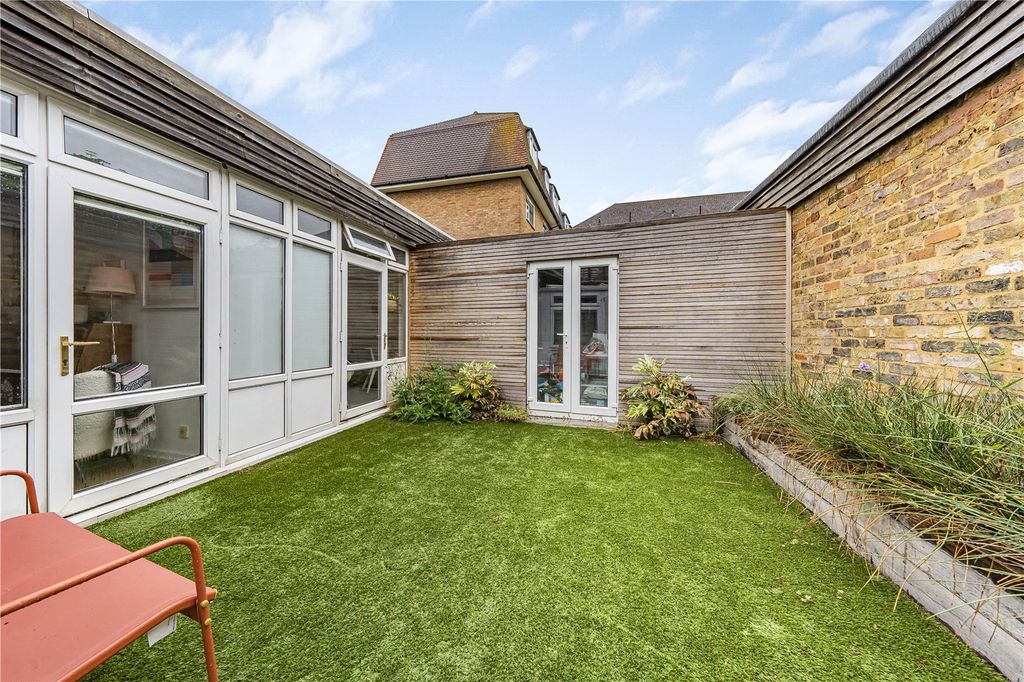 Property photo 2 of 13 Picture No. 19