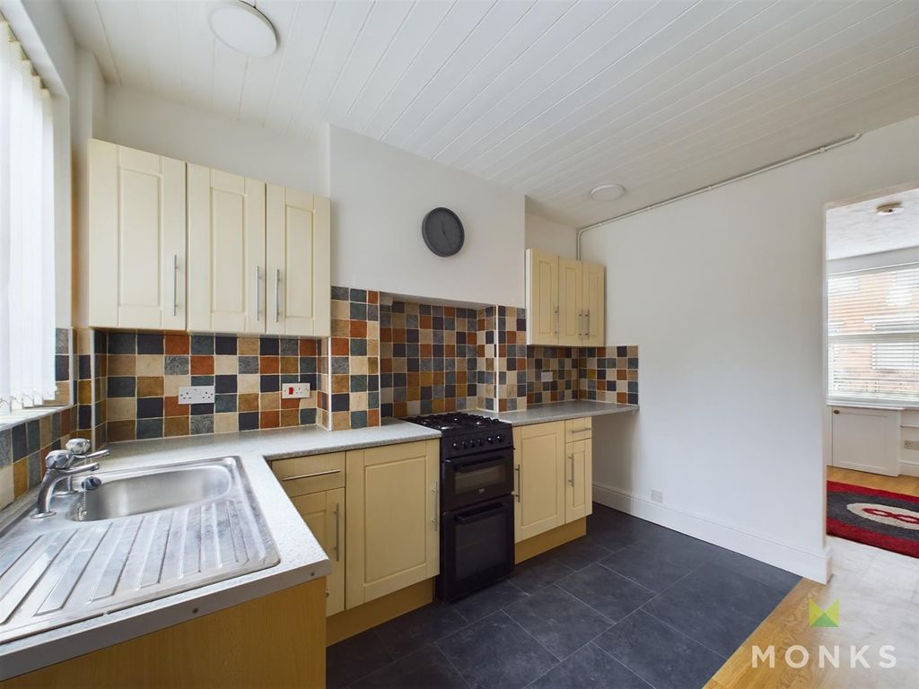 Property photo 3 of 11 Cam01520G0-Pr0121-Still006.Jpg