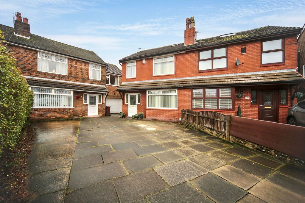 Property photo 2 of 23