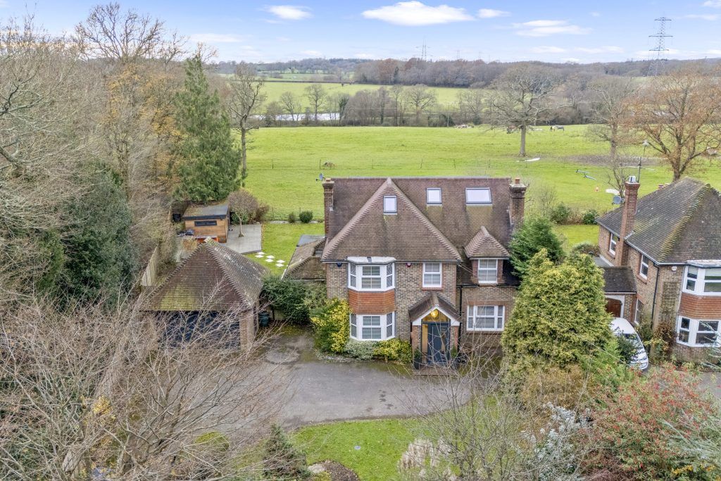 Property photo 2 of 30