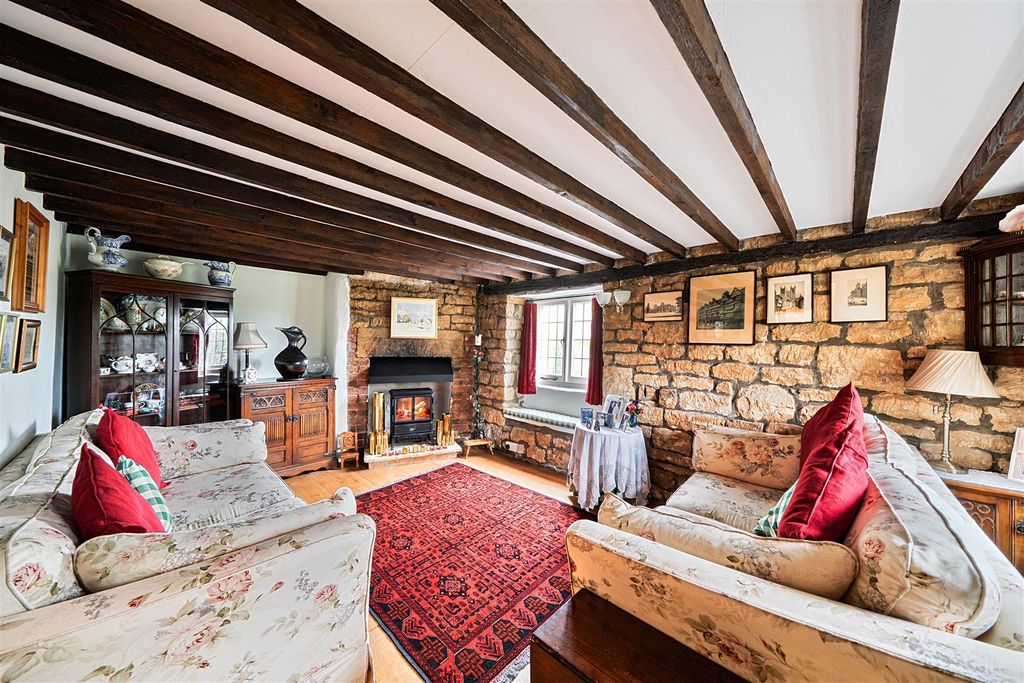 Property photo 2 of 24 Sitting Room