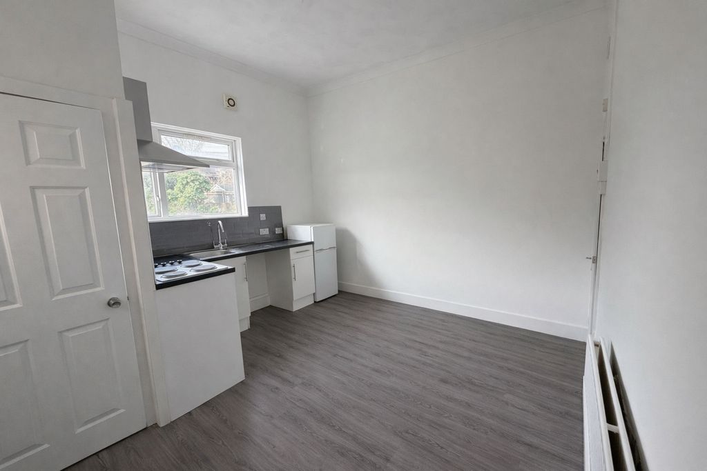 Property photo 2 of 4 Images