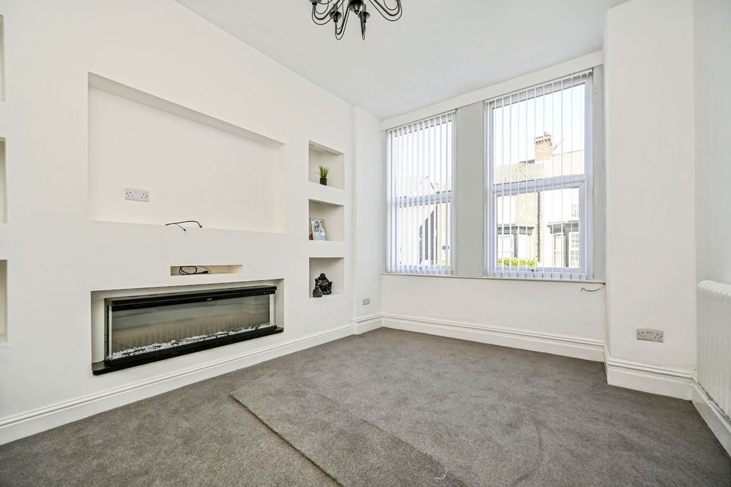 Property photo 3 of 16 Photo