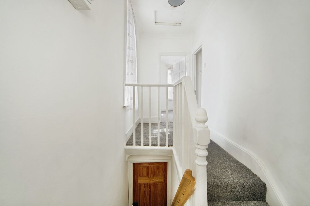 Property photo 2 of 18 Pbox-Img.Jpg