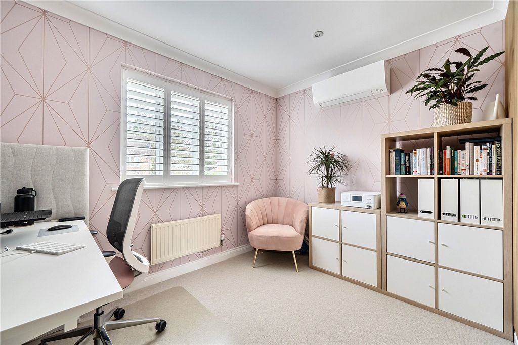 Property photo 2 of 27 Picture No. 03