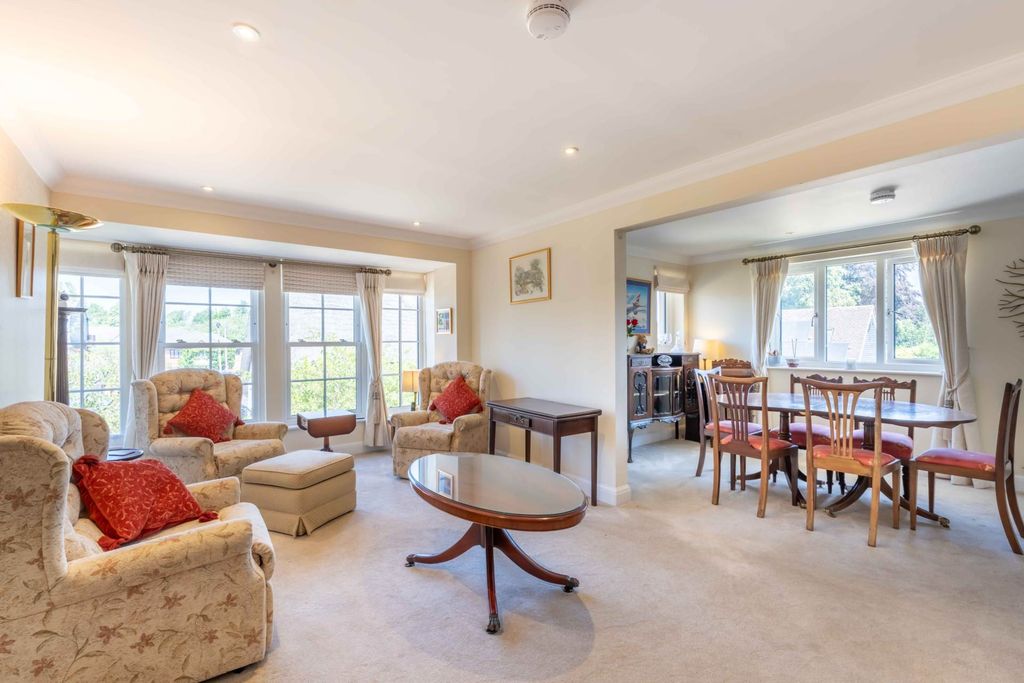 Property photo 2 of 11