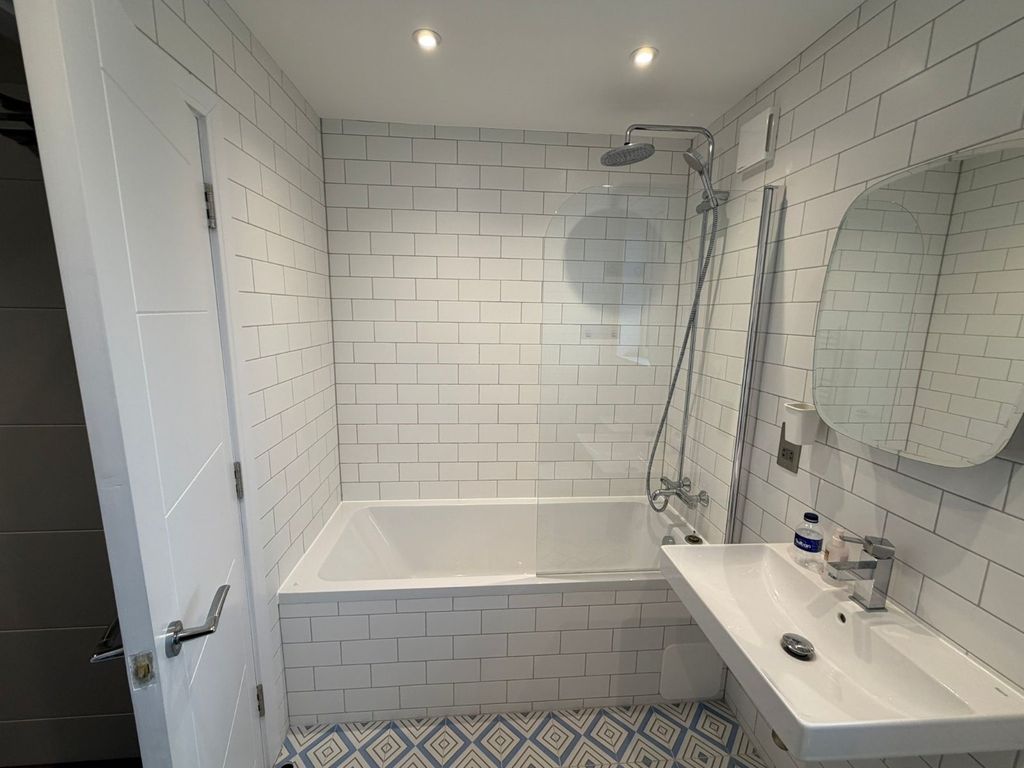 Property photo 3 of 8 Picture No. 07