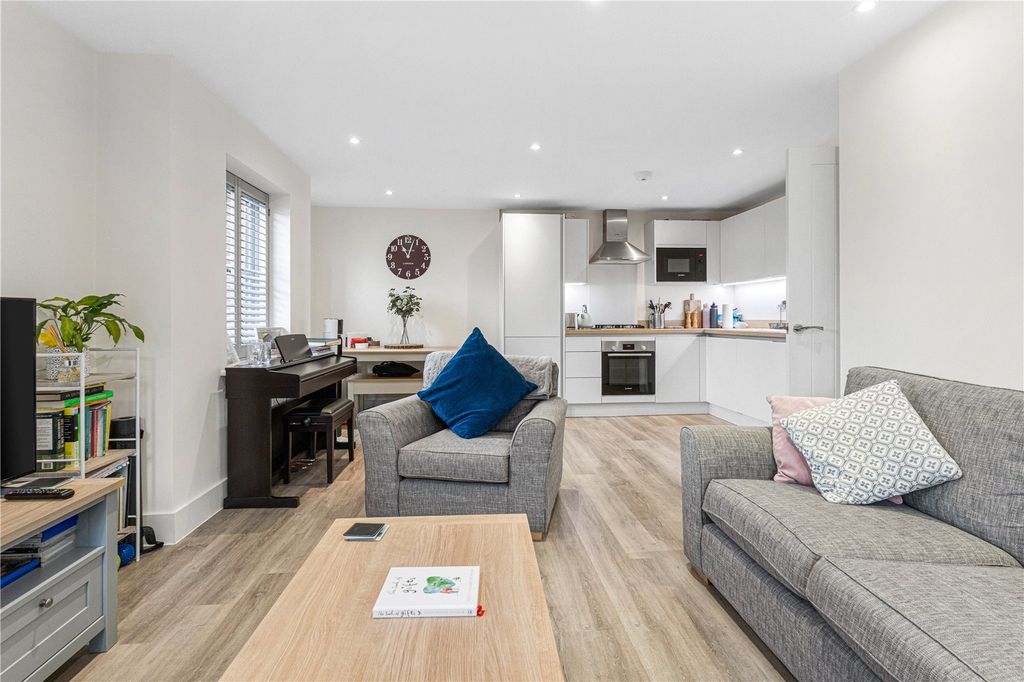 Property photo 3 of 12 Picture No. 18