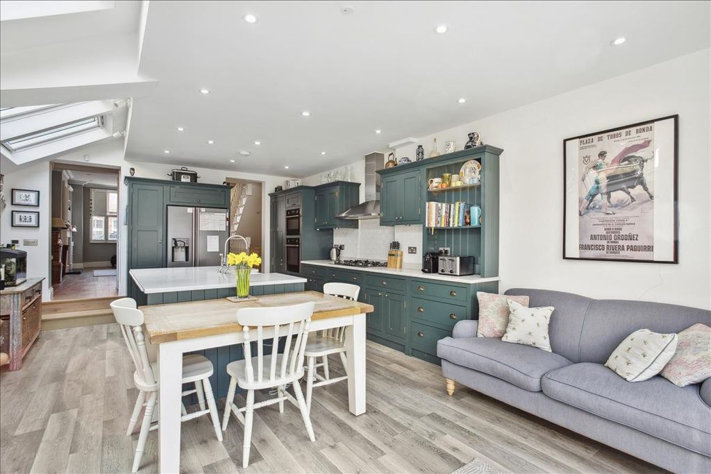 Property photo 1 of 19