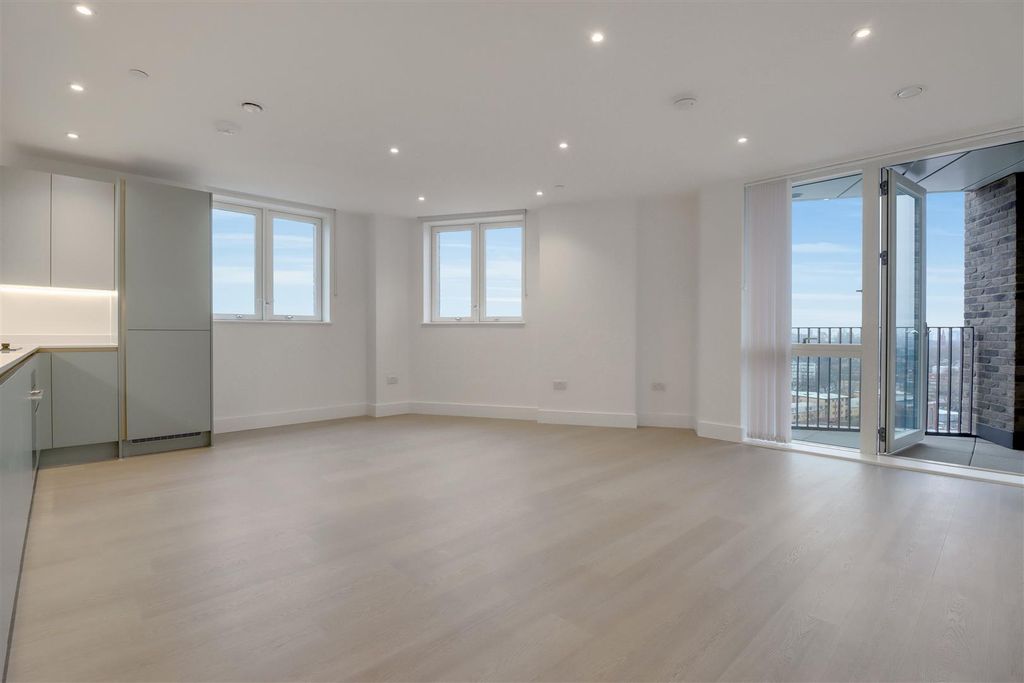 Property photo 2 of 17 81-Lounge-Kit.Jpg