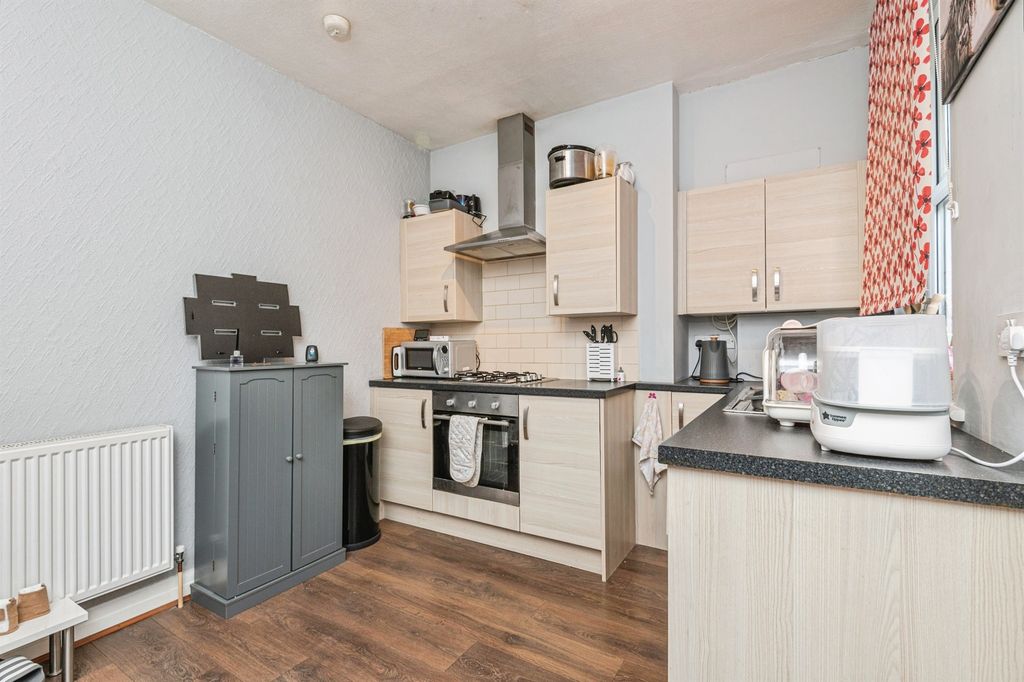 Property photo 3 of 14