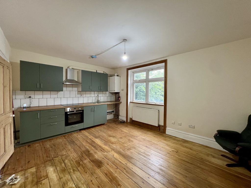 Property photo 3 of 10 Gallery