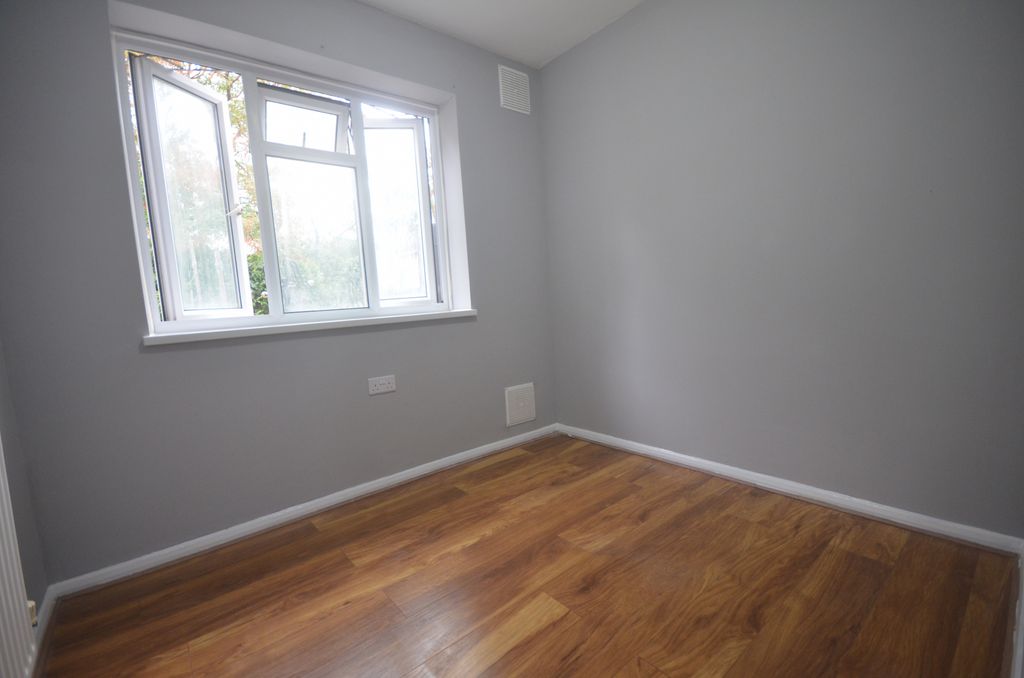 Property photo 3 of 6 Gallery