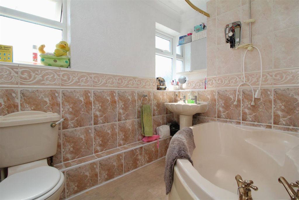 Property photo 2 of 14 Bathroom.Jpg