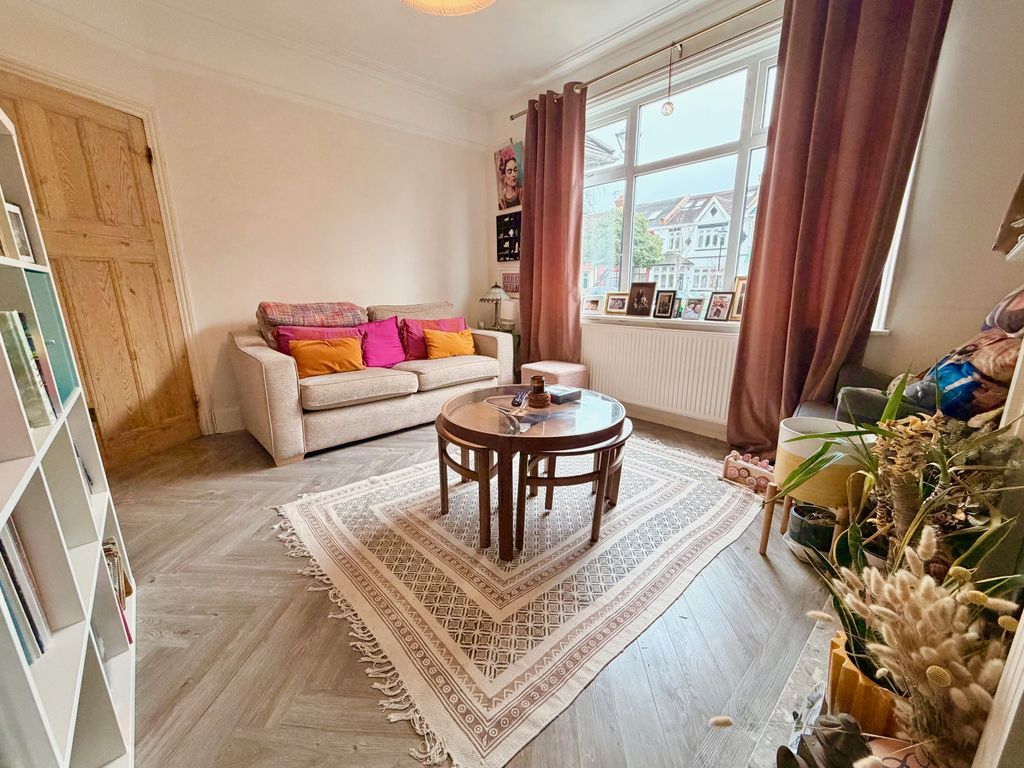 Property photo 3 of 22