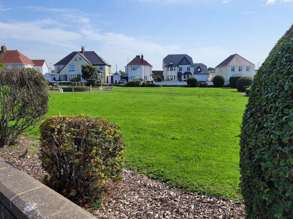 Property photo 2 of 40