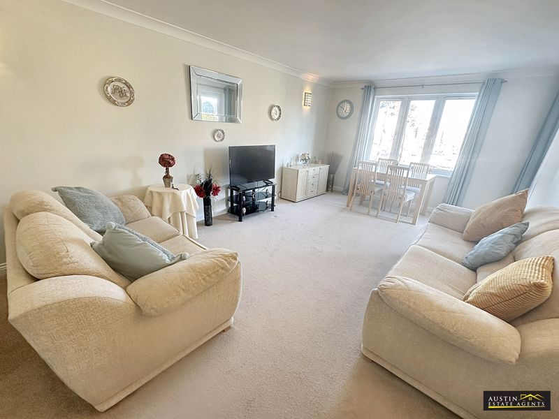 Property photo 2 of 18 Photo 8