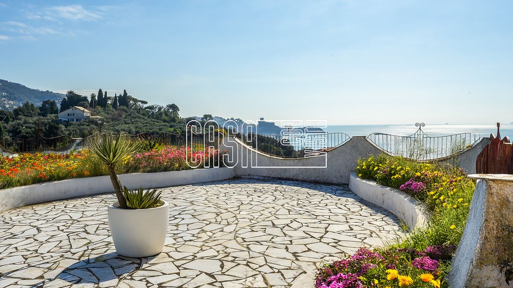 Property photo 2 of 33