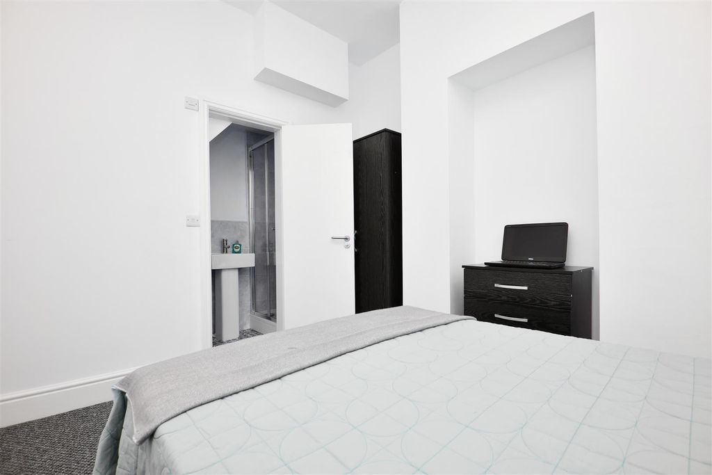 Property photo 3 of 12 3.Jpg