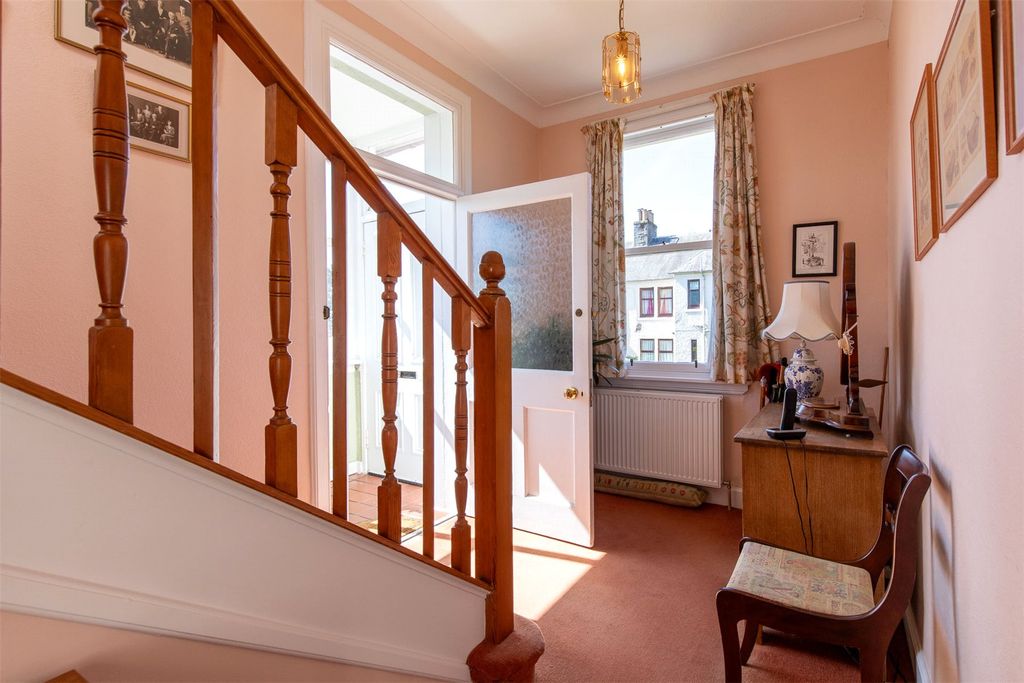 Property photo 2 of 27 Picture No. 03