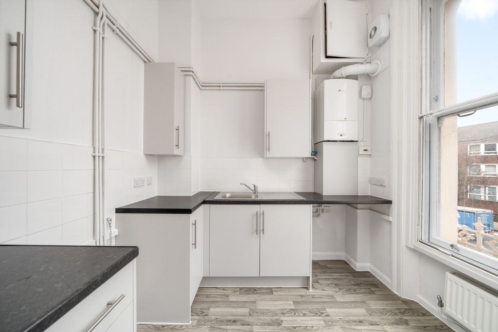 Property photo 2 of 8 7B Tadema Road, Sw10, Martin & Co, Web (2)