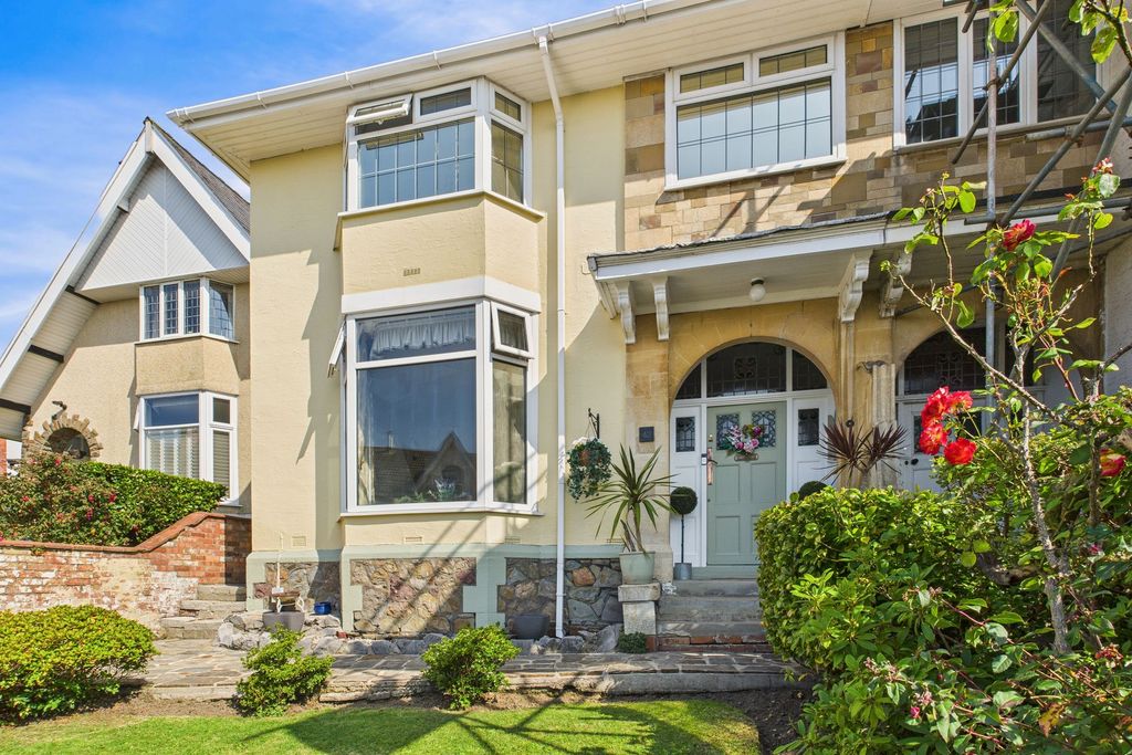 Property photo 1 of 34