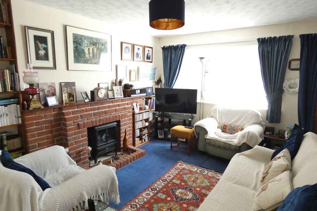Property photo 3 of 17