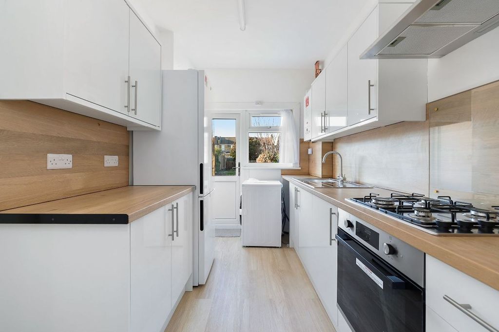 Property photo 3 of 29