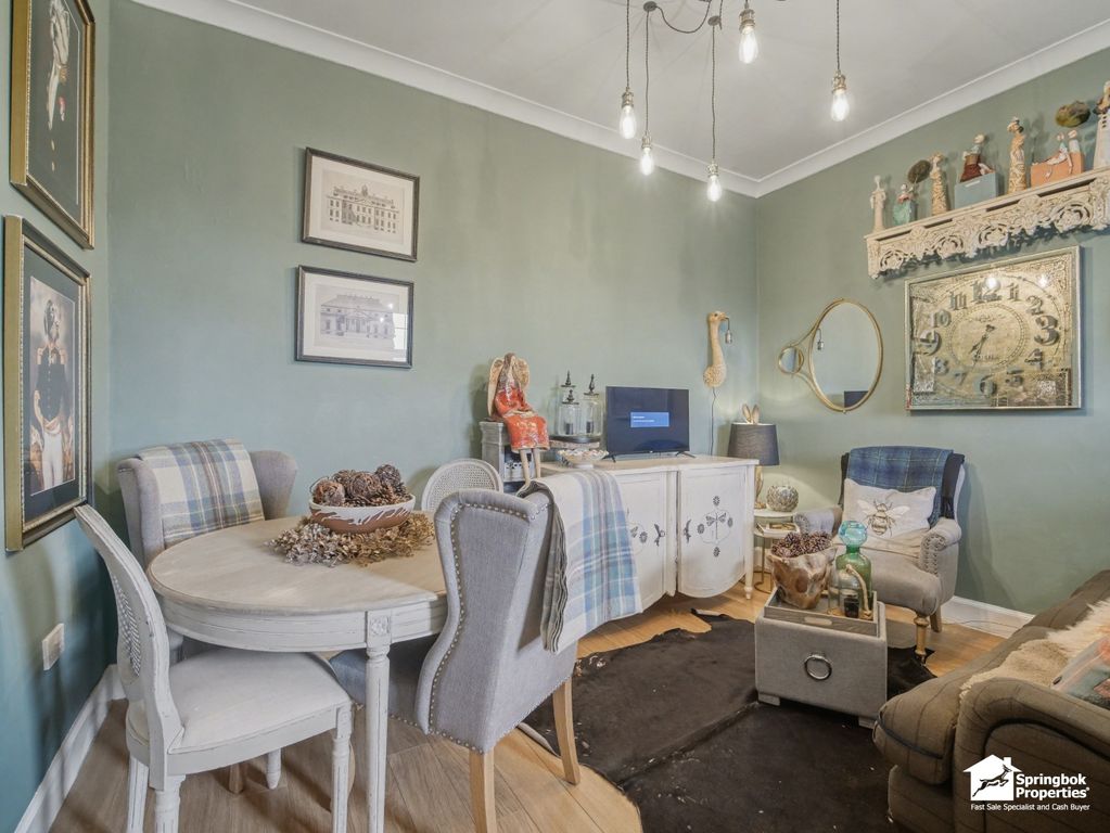 Property photo 3 of 17 Image 2