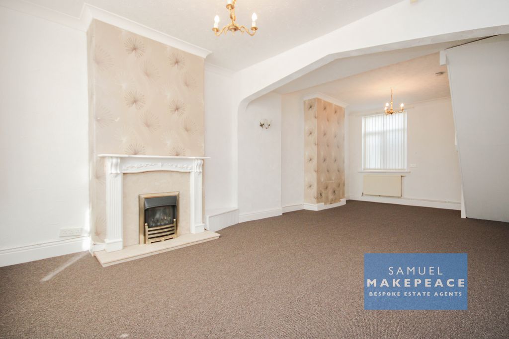 Property photo 2 of 11 Gallery