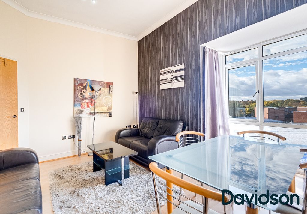 Property photo 3 of 14 404 Qube 4