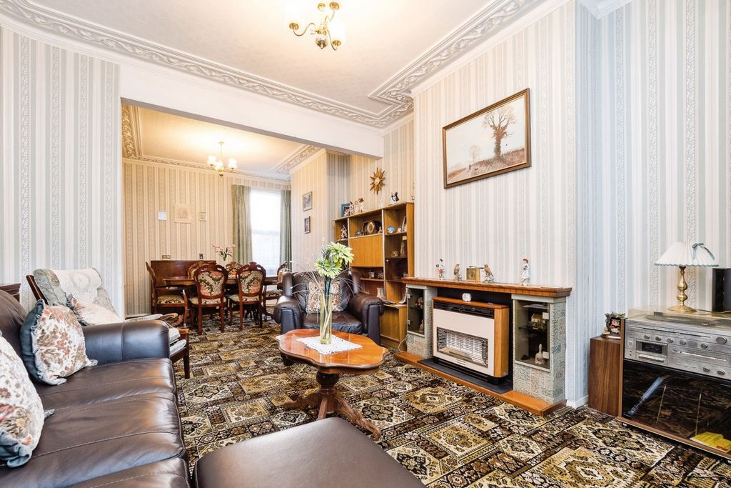 Property photo 2 of 21 Photo