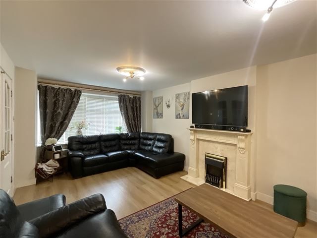 Property photo 3 of 21 Lounge