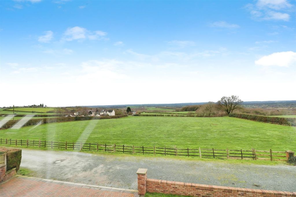 Property photo 2 of 40 1Bfb226B-Img_8774-Img_8776.Jpg