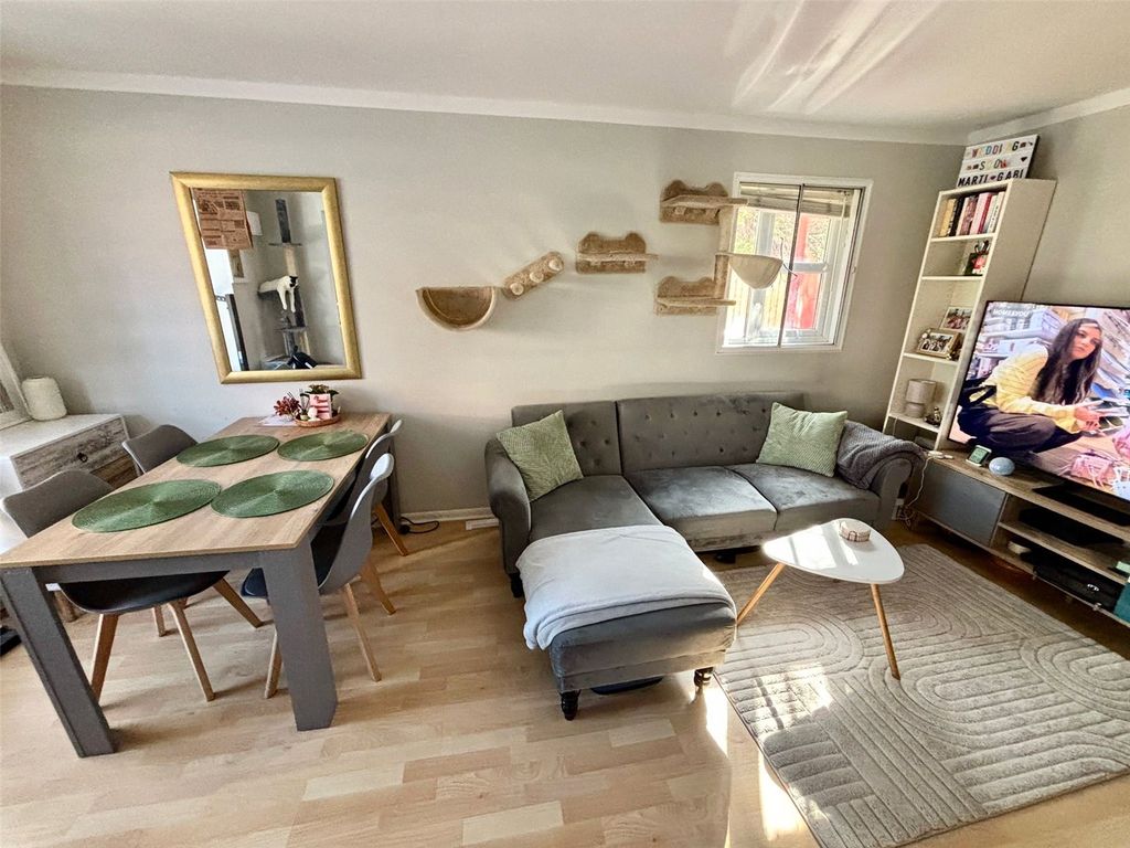 Property photo 2 of 10 Reception Room