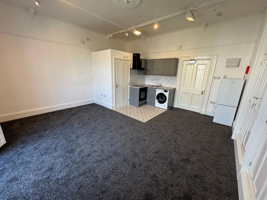 Property photo 2 of 9 5.Jpg