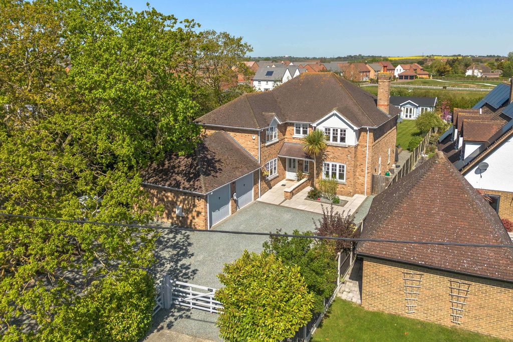 Property photo 1 of 52