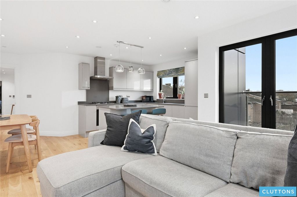 Property photo 2 of 11 Picture No. 16