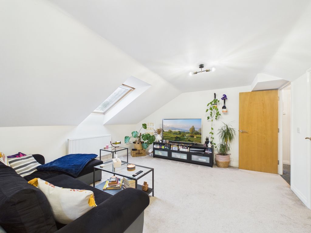 Property photo 3 of 29 Cam02023G0-Pr0203-Still002