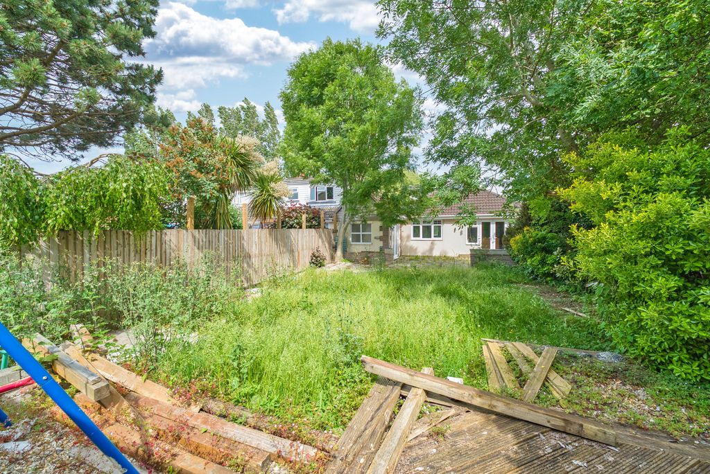 Property photo 3 of 26 Photo 24