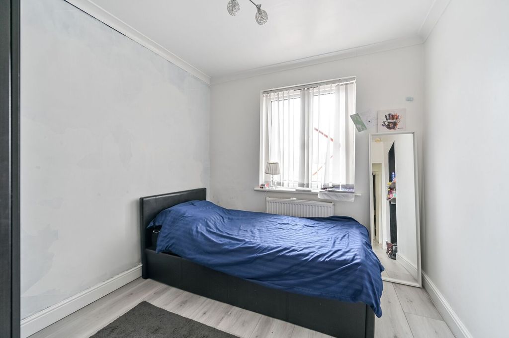 Additional image 14 of 4 bed end terrace house for saleSouthcote Avenue, Feltham TW13