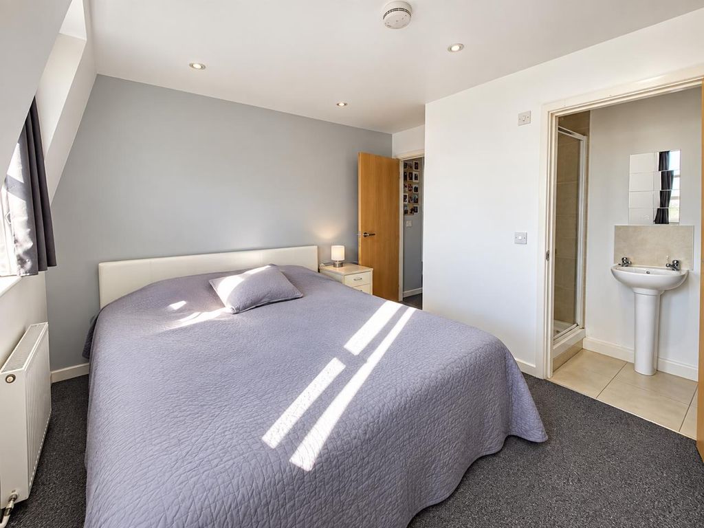 Property photo 2 of 11 1A9B9995-7A88-4C52-9888-Fe3612E0C2BA.Png