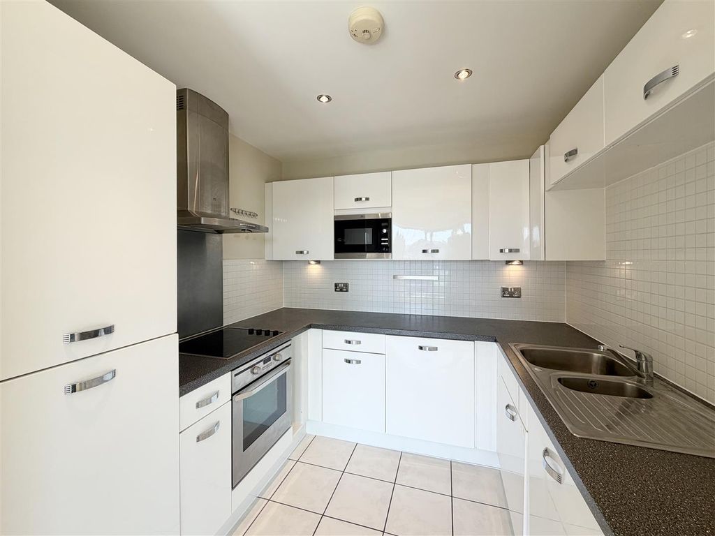 Property photo 3 of 9