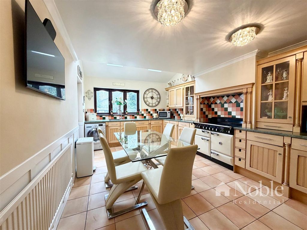 Property photo 3 of 23 Kitchen/Diner