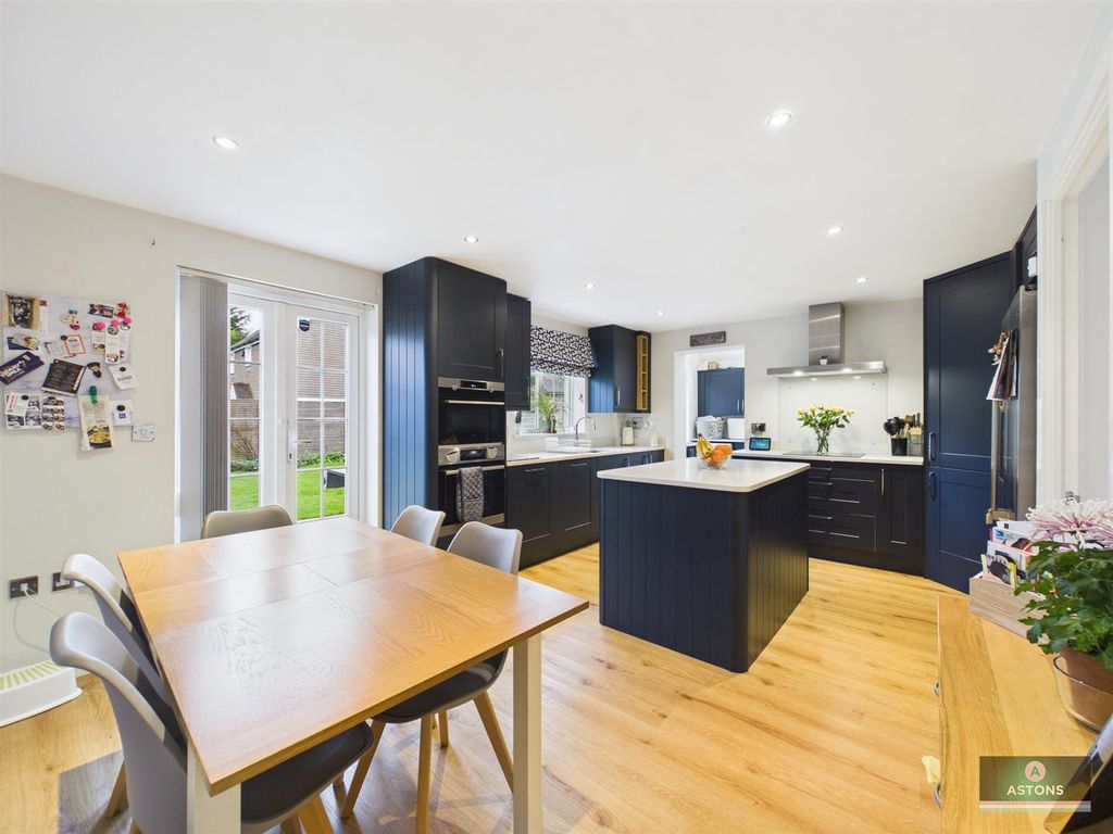 Property photo 2 of 32 Cam02067G0-Pr0174-Still016.Jpg