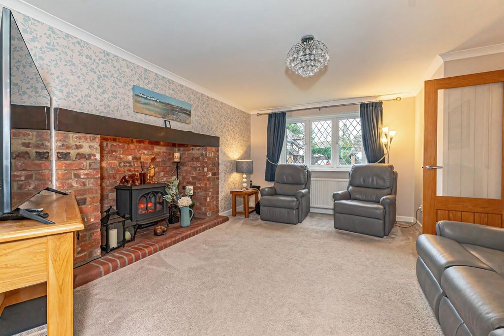 Property photo 2 of 19