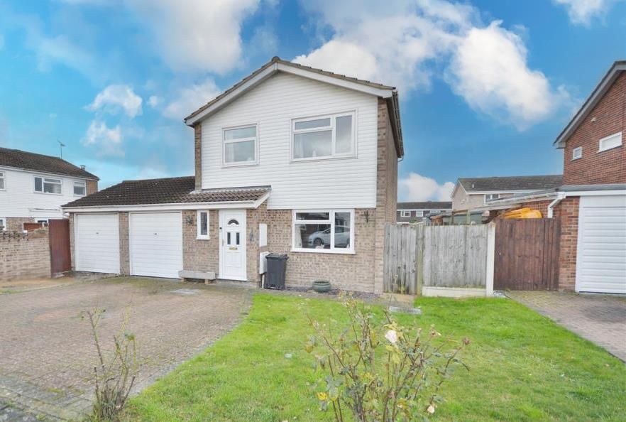 Property photo 1 of 18 Outside Front