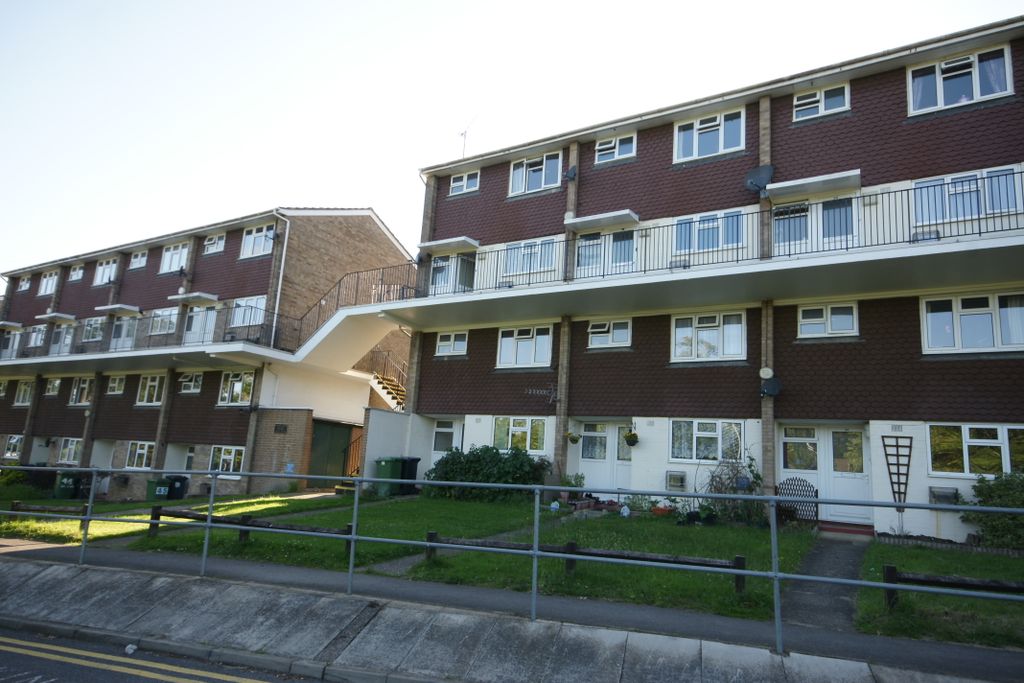 Property photo 1 of 7 Photo 02