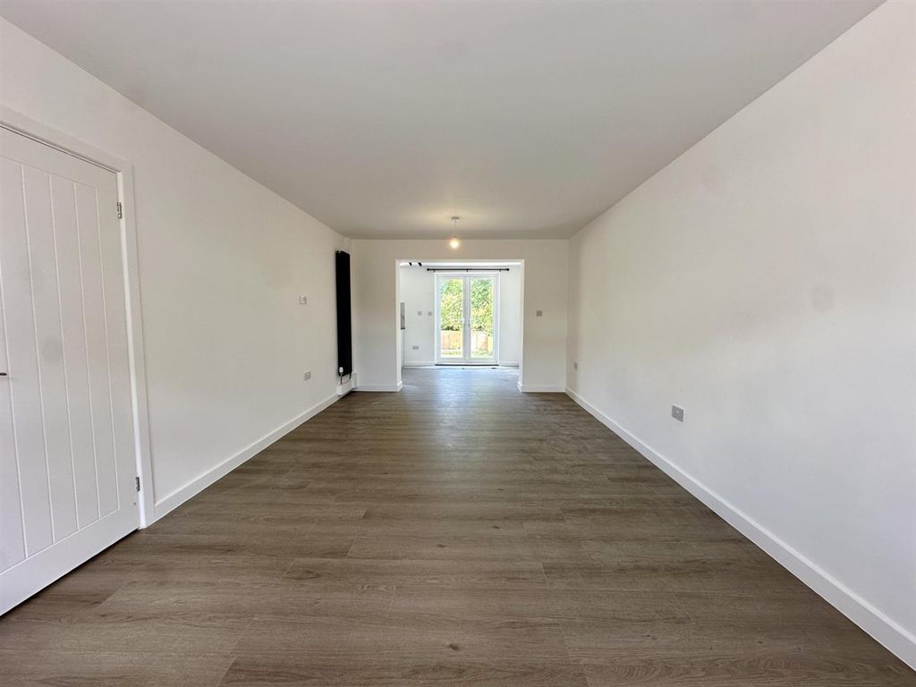 Property photo 2 of 14 5.Jpg